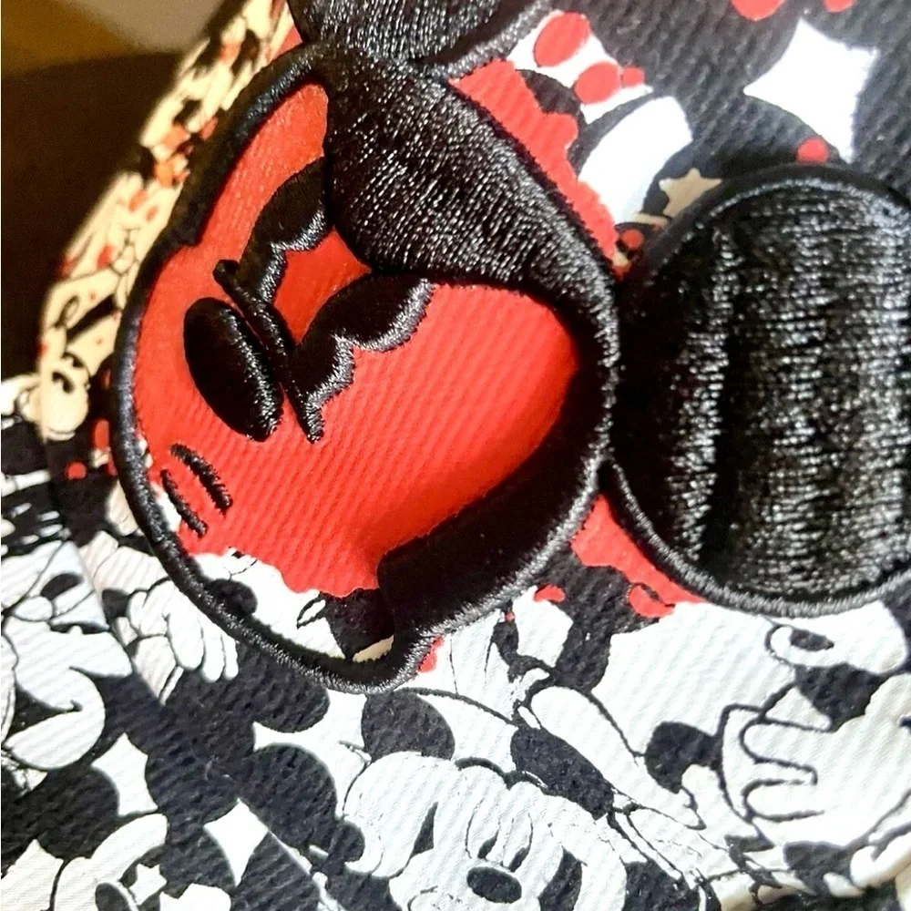 Disney Parks Mickey Mouse Baseball Trucker Cap Hat Black‎ Red White Youth Size